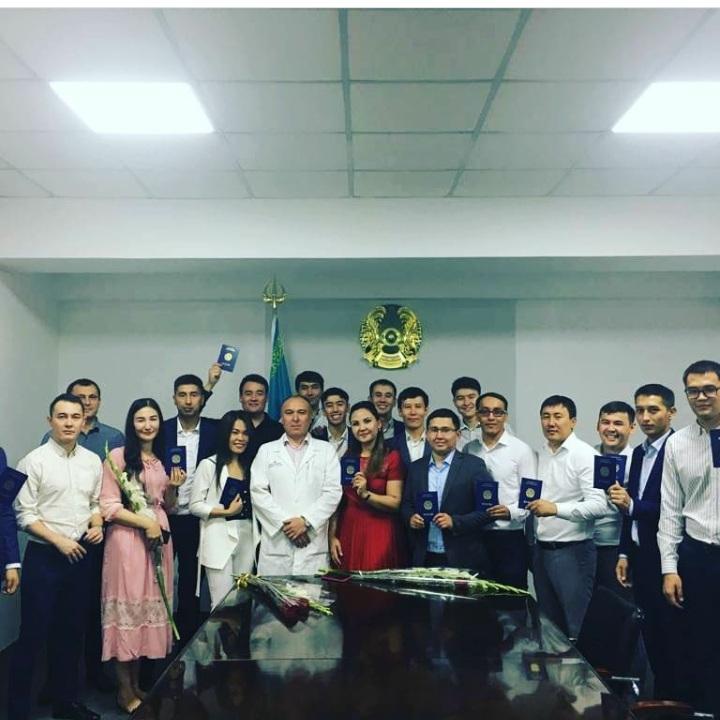 Қызылдиқан орта мектебінің түлектері